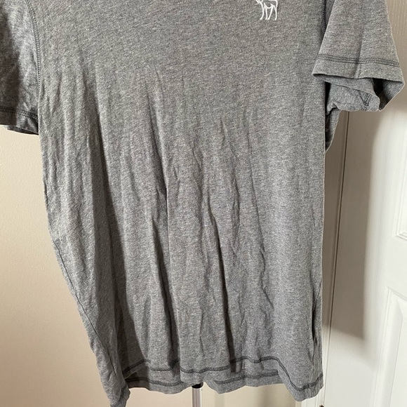 Abercrombie and Fitch V Neck Tee - Picture 5 of 8